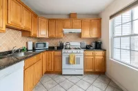 Lovely 2 bedroom/ Near EWR/ Free Parking