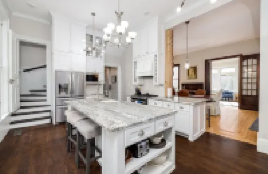 Breathtaking Victorian Mansion~2 Blocks to Cathedral~Huge Hidden Arcade~Theatre!