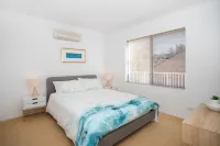 Batemans Bay’s Beach Holiday apartment 200 mts to Denhams and Surf Beach.
