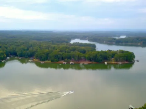 Contentment Cabin on Lake Hartwell Hotels in Stephens County