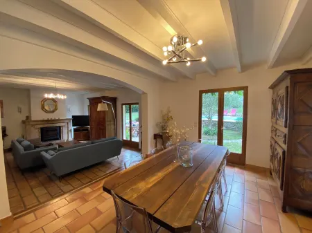 Villa with pool and garden - 30' from Lyon