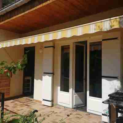 Cosy house, nestled in nature, 5 minutes from the center Hotel Exterior