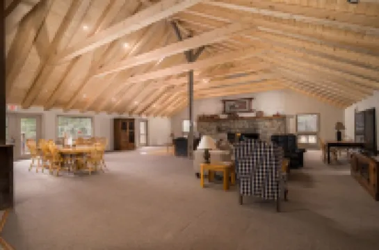 A-Frame Hot Tub Getaway!, Grill, 2 Decks, Trails, EV & Dog Friendly