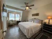 Escape to the Clouds: The Berry Barn Awaits You!