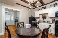Charming New Orleans-Style Apartment with Gated Courtyard!