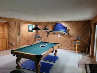 GREAT for FAMILIES, beautiful waterfront, kayaks, firepit, pool table, & more! - Wi-Fi