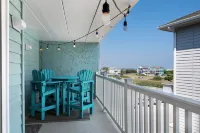 Professionally Designed Oasis, Budget & Pup Friendly, Walk-in Shower, Pools!