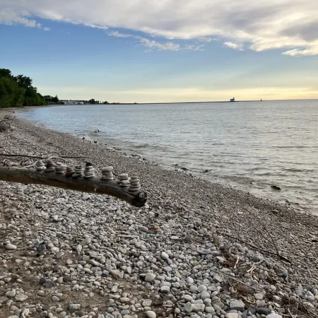 Walk to Lake Michigan Beach, Hit the Bike Trails, Relax- Large Yard w/Fire Pit!