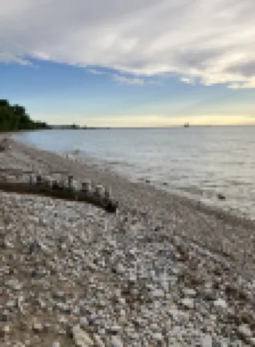 Walk to Lake Michigan Beach, Hit the Bike Trails, Relax- Large Yard w/Fire Pit!