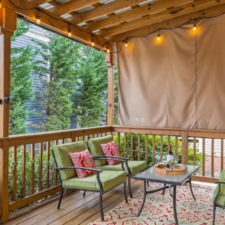 Elegant Downtown Chattanooga Retreat Near Riverfront & Utc  Sleeps 6 Fireplace