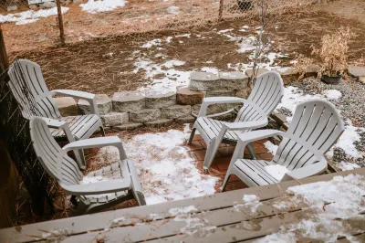 Pet friendly 2bed 2bath sleeps 6 Cabin in Kings Beach