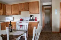 Updated lake house guest suite with Great Views, Easy Lake Access, Swim Dock