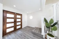 *LUXE Utopia w/Parking | Near LAX & Sofi/Forum*
