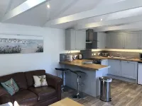Seahorse Lodge - a hidden countryside gem with Hot tub