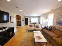 Historic Home *reWine Mission* Walk Downtown: Coffee, Shop, Dine, Wines, Brews