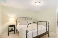 Cozy 4-Bedroom Family Home - Short Walk to Michigan Stadium!