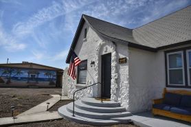 Charming 1920 Tudor-style house, great location!