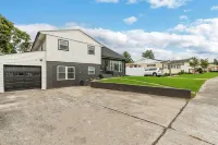 Hidden gem in quiet neighborhood with pool