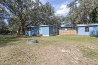 Kayaks, Canoe, Private Lake Community Hotels near Gunn Highway Flea Market