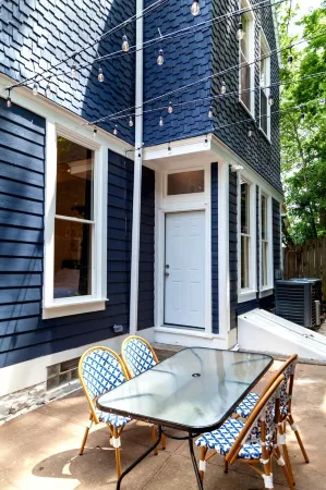 (Sleeps 22) Renovated House 5 Minutes to Downtown Отели рядом с достопримечательностью «Цинциннати Зу & Ботаникал Гарден»