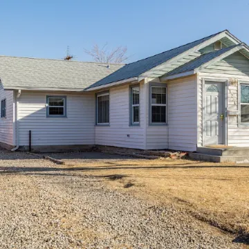 Charming Cody Home - sleeps 5, walking distance to downtown!