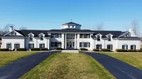 Eagle Isle South Wing on the Sandusky River w/ short drive to Cedar Point