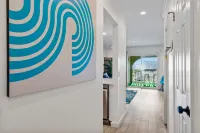 The Tropical Palm-Ocean View, Pool, Heart of CB