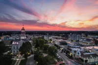 Trendy Loft in Historic Downtown Newark- Local Discounts! Hotels in Newark