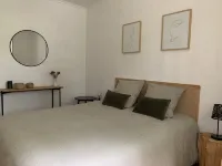 Neo-Breton house 200 m from the historic heart of LOCRONAN Hotels in Locronan