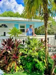 TikiBar with TV &Stereo, PrivateSpa, Heated Pool, Hammock,SUP’s, Kayaks,Bikes,FP