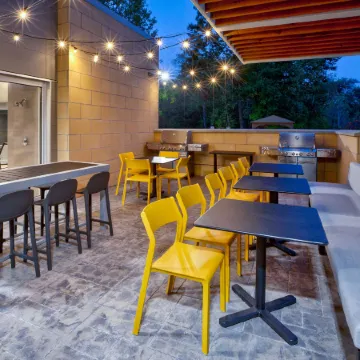 Home2 Suites by Hilton Grand Rapids Northeast Отели рядом с достопримечательностью «Арена «Ван Андел»»