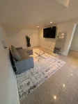 Comfy 2-bedroom apartment with AC, WiFi in Oak Park