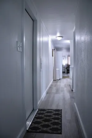 Cozy 2-bedroom mobile home in lovely Encampment with AC, WiFi