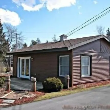 "Longview": FLX Lakefront Cottage w/Beachfront, Dock & Complimentary FLX Wine!