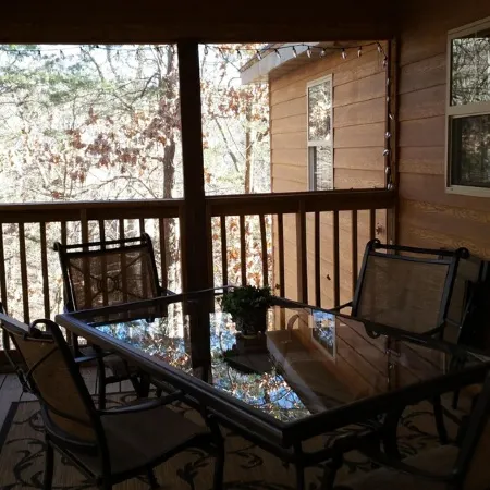 A Luxury Cabin in  a Gated Golf Community