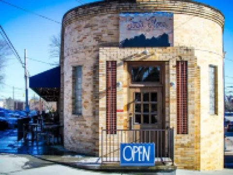 Historic Downtown Morganton Loft  w/ Original 1900's Charm/Walk/Shop/Dine Hotels in Morganton