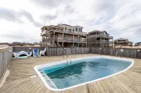 Salted Dunes OBX,  Beach front, Wild Horses, Pool, Hot Tub, 4x4 Beach, 7 Bedroom - 비치