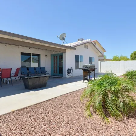 OCO-Heated pool for additional fee and spacious 4br home for your comfort.