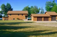 Secluded Lodge on Lac Vieux Desert 370 Feet of Lakefront-Private Beach