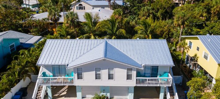 A Lazy River Day & Night 4 Bedrm  w lazy river heated pool! Bikes & Beach Gear! Hotels in Holmes Beach