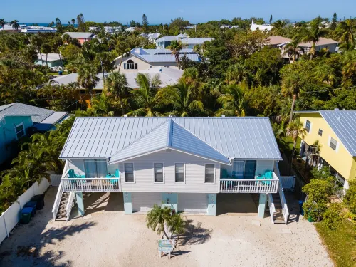 A Lazy River Day & Night 4 Bedrm  w lazy river heated pool! Bikes & Beach Gear!