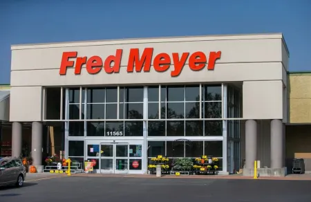 Cozy & Quiet - KING Bed - Full Kitchen - 6 Minutes to Kadlec, 5 miles to PNNL.