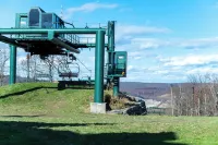 Chateau W a Ski-in Ski-out upscale 2-bedroom condo