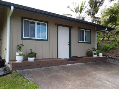 Elegant & Peaceful, Minutes Away From The Beach & Airport! Hotels near Garden Center at The Home Depot