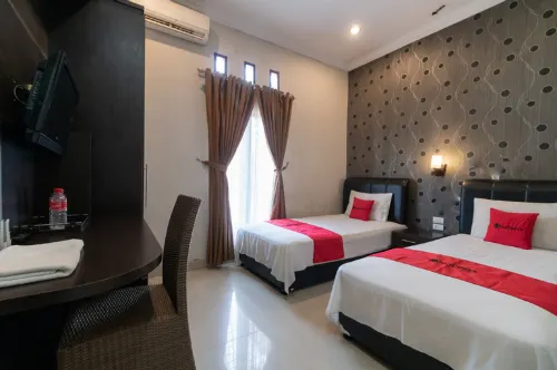 RedDoorz Near Pantai Panjang Bengkulu 2 Hotels in Bengkulu