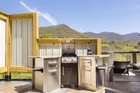New! Stunning View/Romantic Airstream/ Sauna/ Fire Table