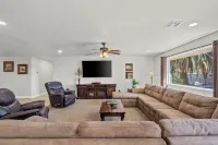 Vegas Family Villa, Pool/Spa, Poker & Pac-Man