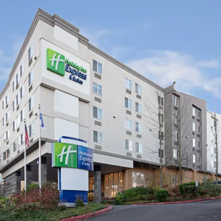 Holiday Inn Express & Suites SEATTLE-SEA-TAC AIRPORT by IHG