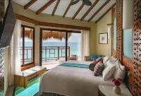 Hotel Palafitos Overwater Bungalows Hotels near Parroquia de San Patricio, TOR