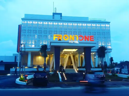 Front One Hotel Pamekasan Madura - Wifi